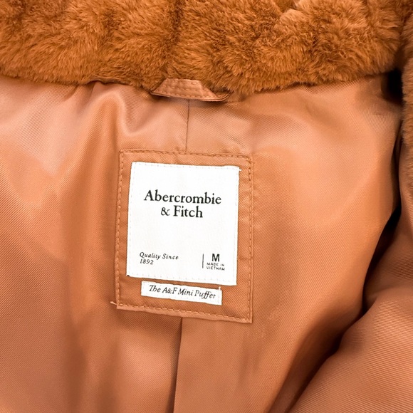 Abercrombie & Fitch Women’s Tan Puffer Jacket - Picture 3 of 4